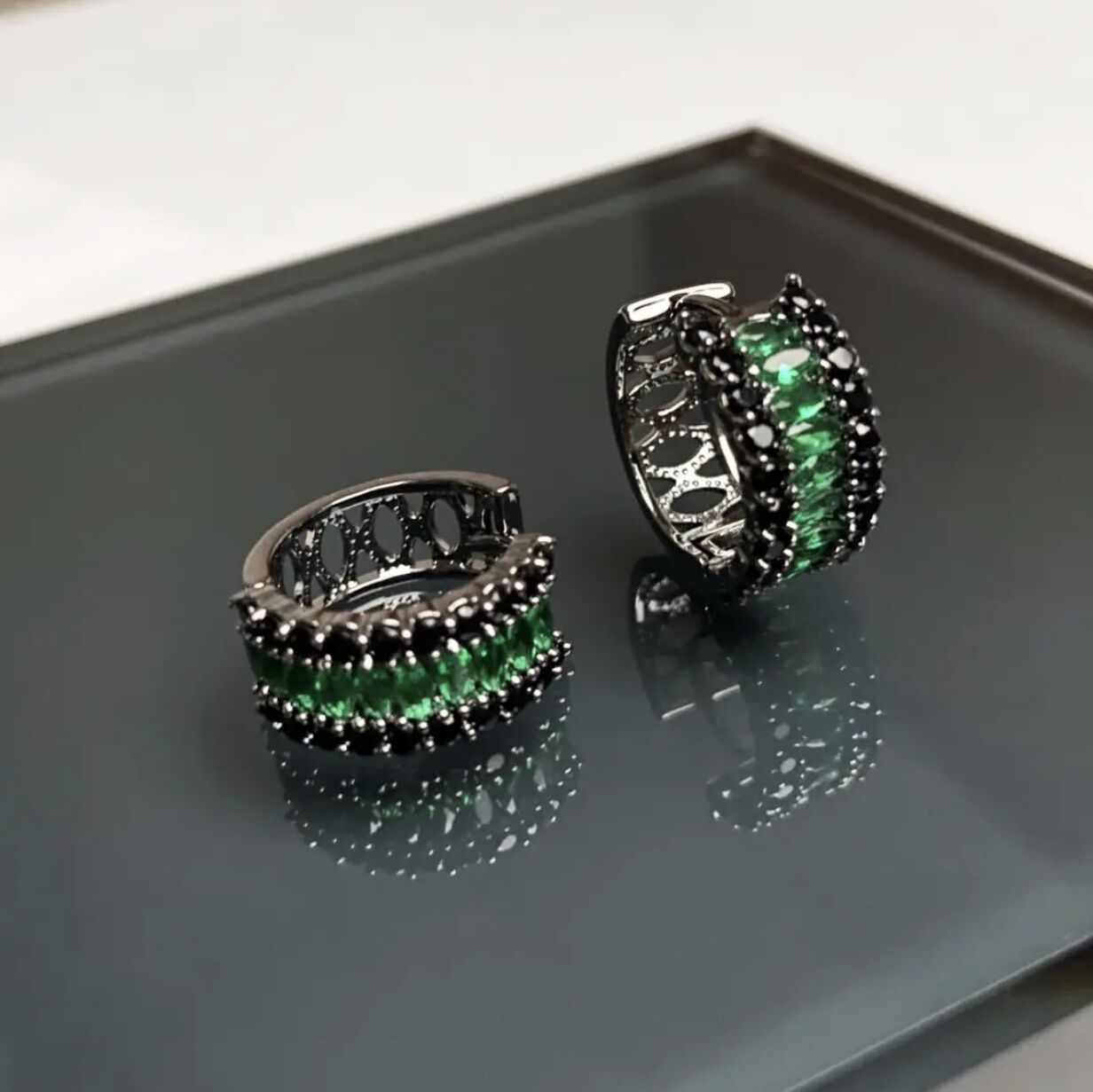 Exclusive High-end Round Earrings With A Sophisticated Design